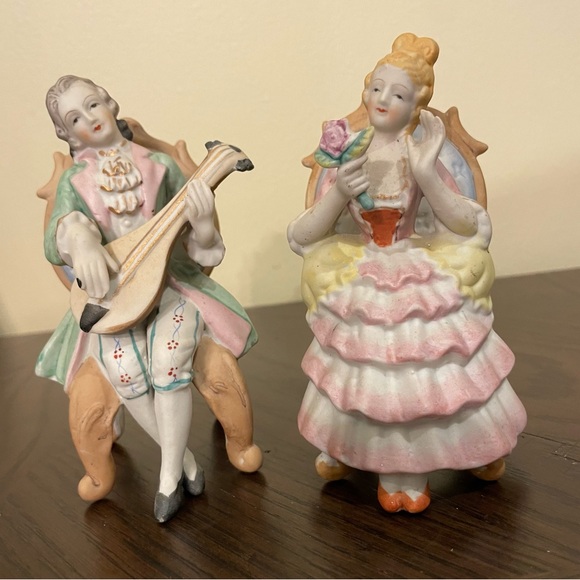 Vintage Andrea S Man with Mandolin & Woman With Flower in Chairs Figurines - Picture 1 of 8